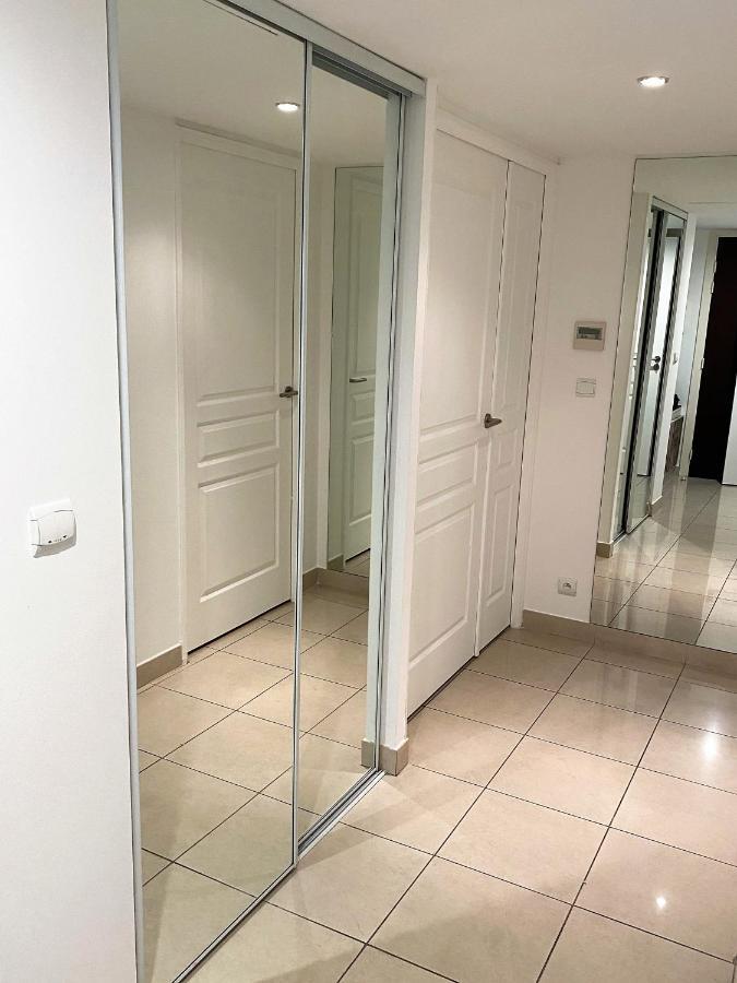 T2 proche de la gare, à 10 minutes à pieds de la Croisette, piscine&parking dans résidence de haut standing Cannes Esterno foto