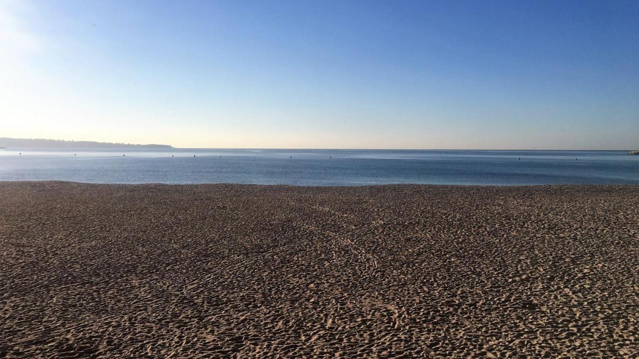 T2 proche de la gare, à 10 minutes à pieds de la Croisette, piscine&parking dans résidence de haut standing Cannes Esterno foto